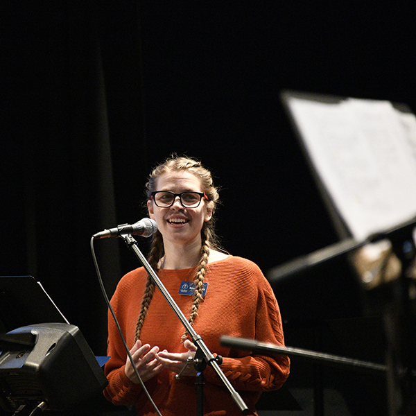 Brooke Thompson Headshot